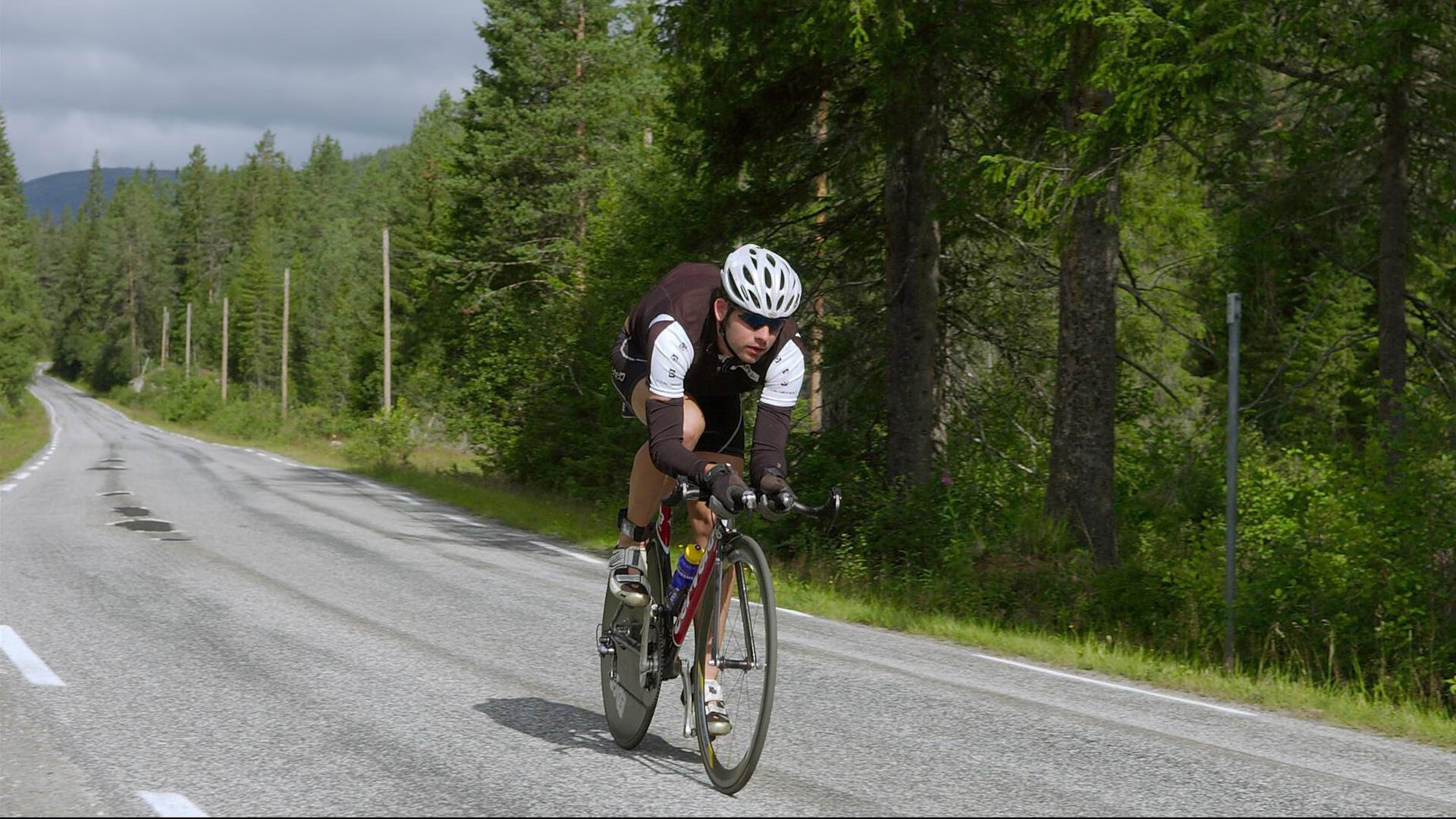 本菲卡社媒官宣穆帅执教